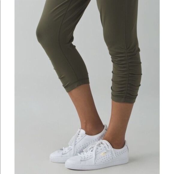 Lululemon Sunset Salutation Crops sz 2 - Picture 2 of 5